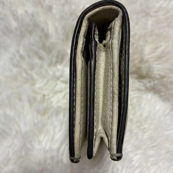 🔥GUCCI Fruit Bi Fold Wallet GG
Marmont Cherry Strawberry - Picture 6 of 16